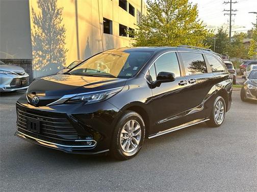 2024 Toyota Sienna XLE 7 Passenger