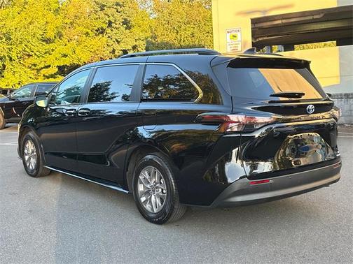 2024 Toyota Sienna XLE 7 Passenger