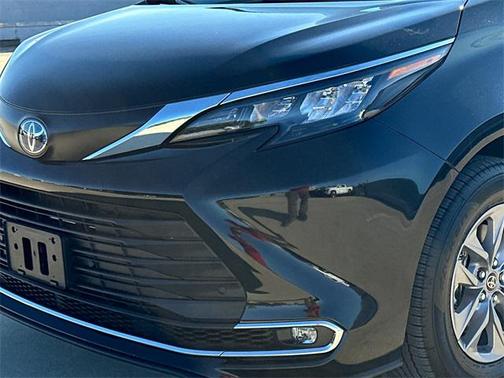 2024 Toyota Sienna XLE 7 Passenger