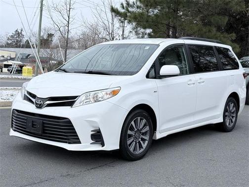 2020 Toyota Sienna LE
