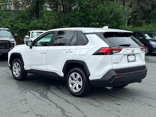 Ice 2025 Toyota RAV4 LE