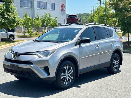 Silver Sky Metallic 2017 Toyota RAV4 LE