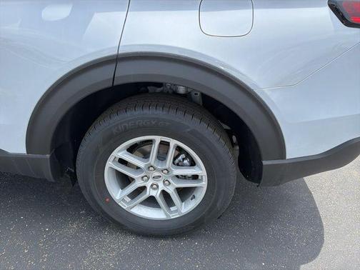 Space White Metallic 2026 Ford Explorer Active