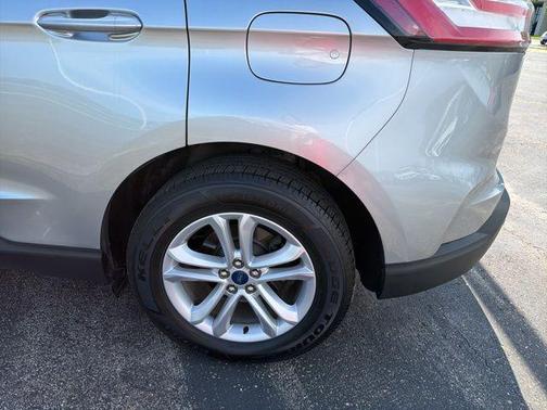 Silver Metallic 2020 Ford Edge SEL