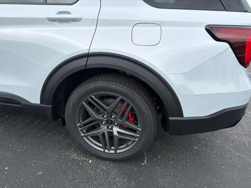 Space White Metallic 2026 Ford Explorer ST