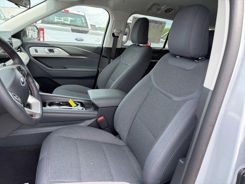 Space White Metallic 2026 Ford Explorer Active