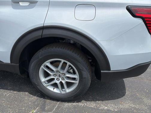 Space White Metallic 2026 Ford Explorer Active