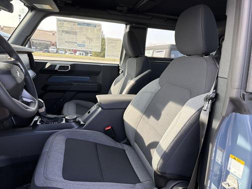 2025 Ford Bronco Base 2 Door Hard Top 4x4