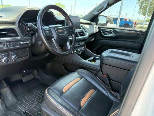 White Frost Tricoat 2021 GMC Yukon 4WD AT4