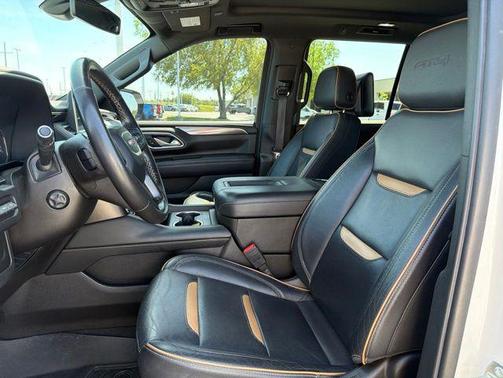 White Frost Tricoat 2021 GMC Yukon 4WD AT4