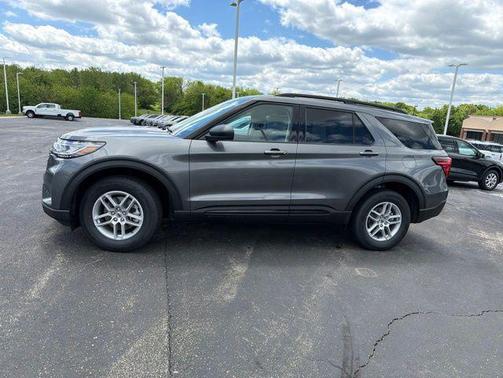 Carbonized Gray Metallic 2026 Ford Explorer Active