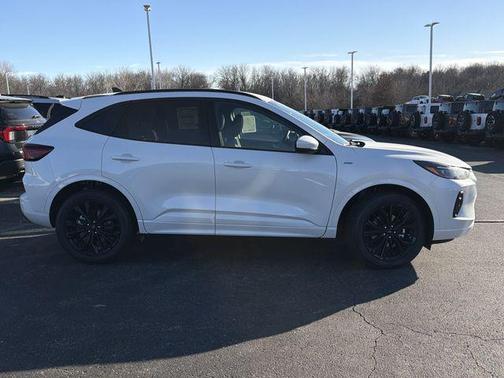 2026 Ford Escape ST-Line Elite