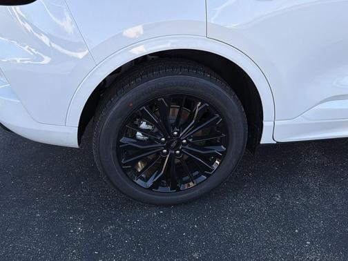 2026 Ford Escape ST-Line Elite