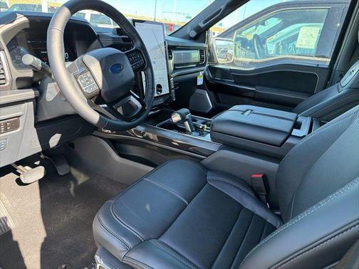 2025 Ford F-150 Lightning Platinum