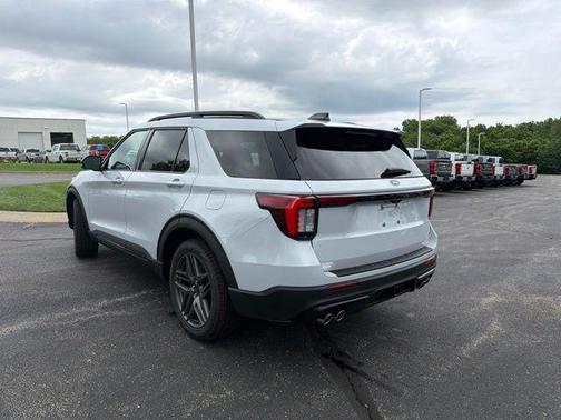 Space White Metallic 2026 Ford Explorer ST