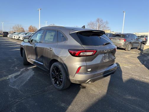 2026 Ford Escape ST-Line Elite