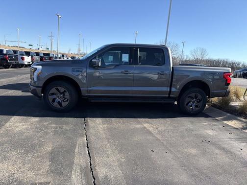 2025 Ford F-150 Lightning LARIAT