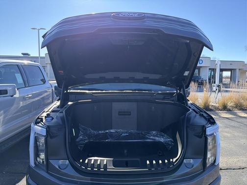 2025 Ford F-150 Lightning LARIAT