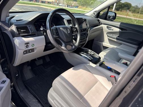 2019 Honda Pilot Touring 8-Passenger
