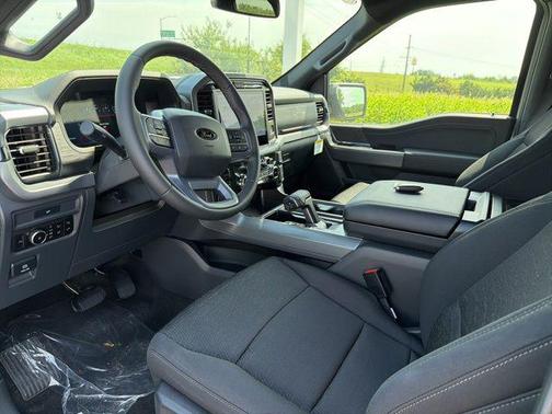 Avalanche 2026 Ford F-150 XLT