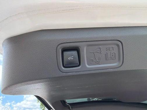 Star White Metallic Tri-Coat 2021 Ford Expedition Max XLT