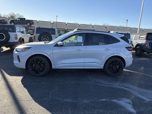 2026 Ford Escape ST-Line Elite