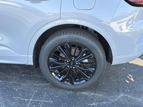 2026 Ford Escape ST-Line Elite