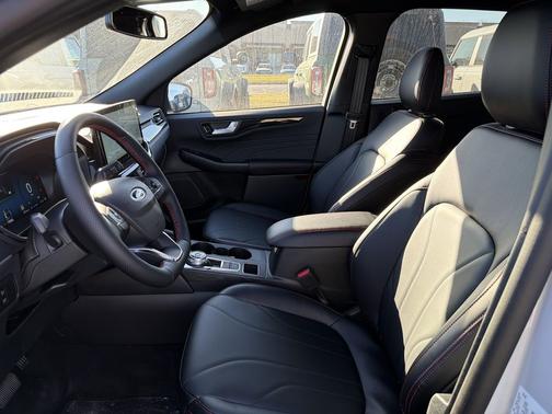 2026 Ford Escape ST-Line Elite