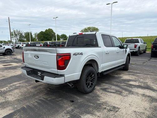 Avalanche 2026 Ford F-150 XLT