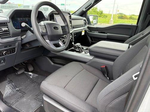 Avalanche 2026 Ford F-150 XLT