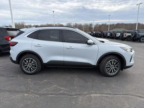 2026 Ford Escape PHEV Base