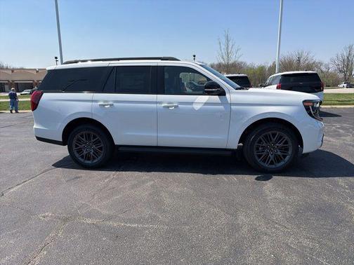 Star White Metallic Tri-Coat 2026 Ford Expedition Platinum