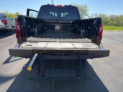 Agate Black Metallic 2026 Ford F-150 XLT