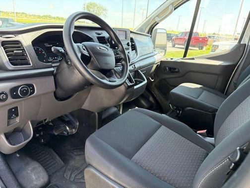 Oxford White 2025 Ford Transit-250 Base