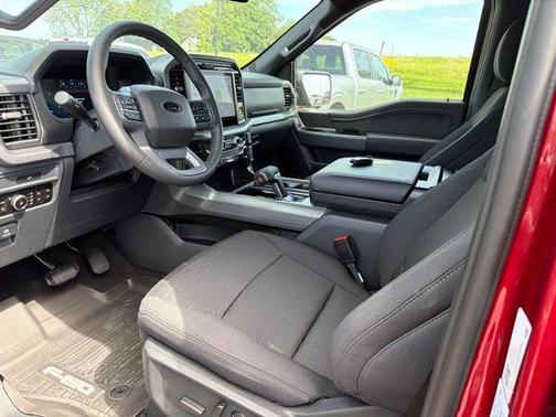 Ruby Red Metallic Tinted Clearcoat 2026 Ford F-150 XLT