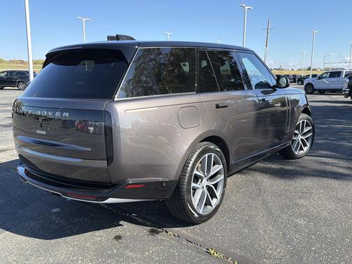 2025 Land Rover Range Rover P400 SE