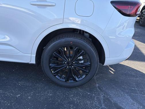 2026 Ford Escape ST-Line Elite