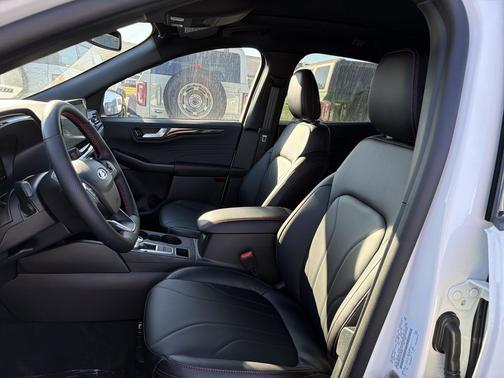 2026 Ford Escape ST-Line Elite