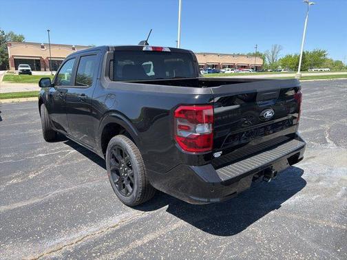 Shadow Black 2026 Ford Maverick Lobo Standard