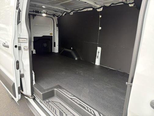 2025 Ford Transit-150 XL