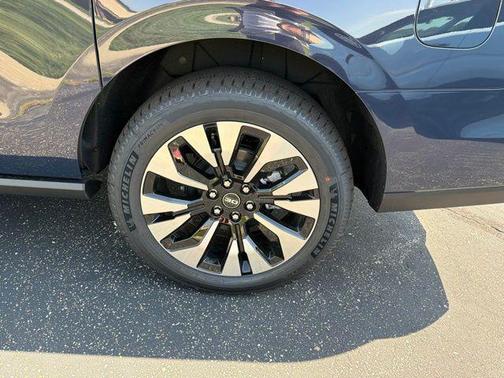 Blue Ember Metallic 2027 Ford Expedition Max Platinum