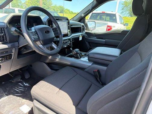 Avalanche 2026 Ford F-150 XLT