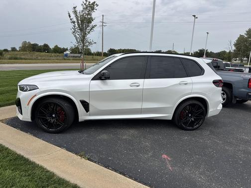 Mineral White Metallic 2024 BMW X5 M Base