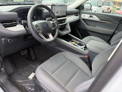 Space White Metallic 2026 Ford Explorer Active w/200A Pkg