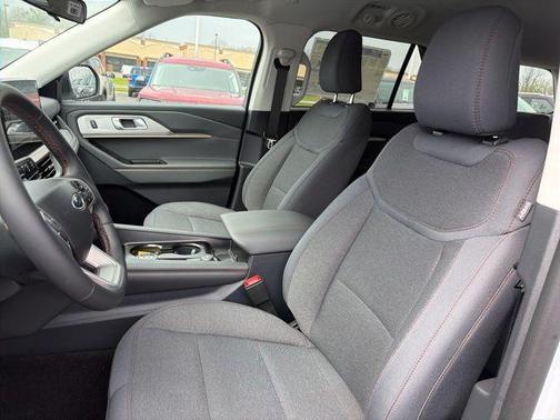 Space White Metallic 2026 Ford Explorer Active w/200A Pkg