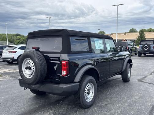 2025 Ford Bronco Base 4 Door 4x4