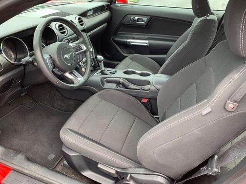 2017 Ford Mustang V6