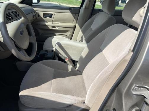 2004 Ford Taurus SES