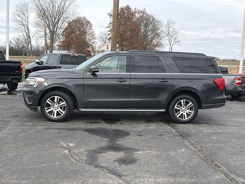 2022 Ford Expedition Max XLT