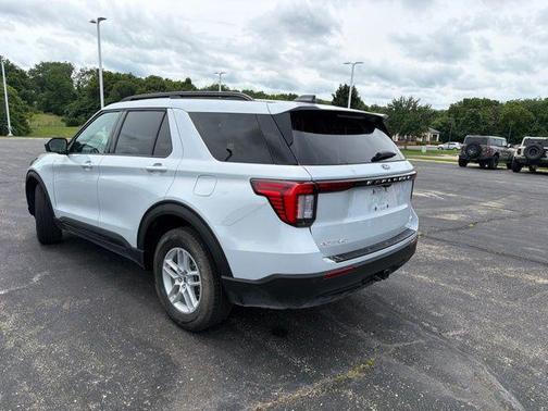 Space White Metallic 2026 Ford Explorer Active